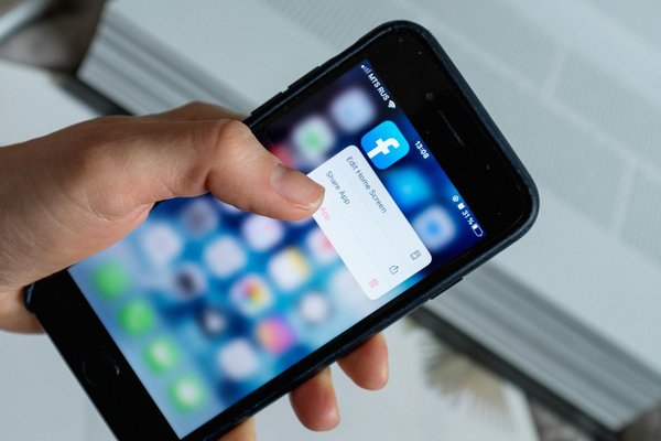 How Does High-Tech Computing Transform Daily Life in the UK?